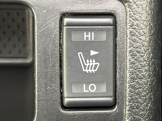 【シートヒーター】寒い日に重宝するシートヒーター!エアコンより早く温まってくれるので寒がりの人も安心ですね♪エアコンの温風は乾燥するから苦手、という方にもをおすすめです。