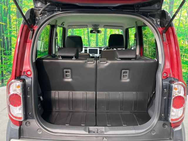 普段のお買い物や通勤、送迎等に十分な荷室スペースを確保しております。セカンドシートを倒すと、大きな荷物の積載も可能です♪