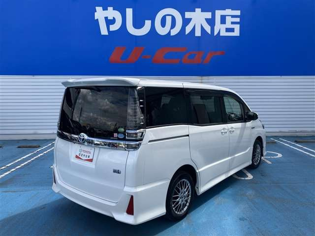 ヴォクシー1.8 ハイブリッド ZS