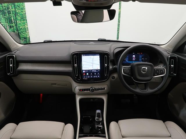 XC40ウルトラ B4 AWD 4WD