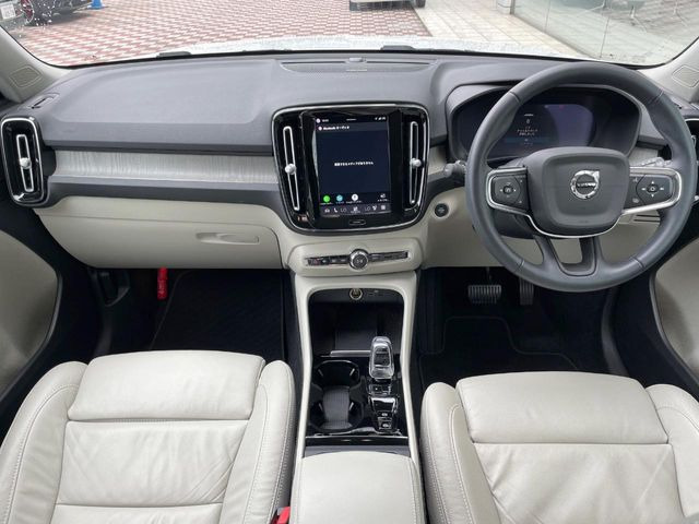 XC40アルティメット B4 AWD 4WD