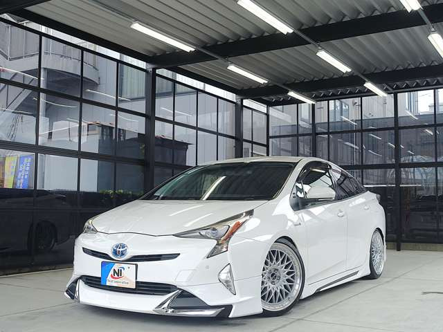 プリウス1.8 S