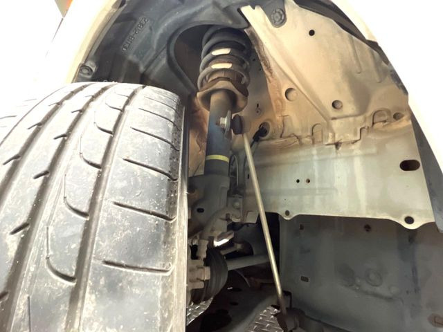 お車を安心してお乗りいただく為には、足回りの定期点検が欠かせません。サービスサポート(有償保証)では無料点検もご提供しており、安心のカーライフをお過ごしいただけるサポート体制が整っています。