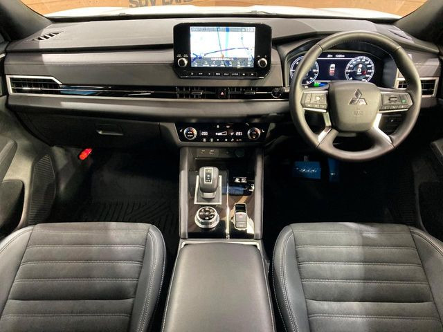 アウトランダーPHEV 2.4 ブラック エディション 4WD