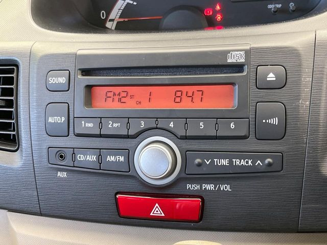 お好きな音楽を車内でお楽しみいただけます♪スピーカー交換・ウーハー追加などの音質向上や、最新ナビ・後席モニター等の取り付けも是非ご相談ください!