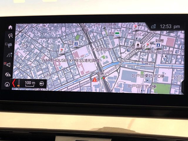●純正ナビ:一体感のあるナビは、高級感ある車内を演出してくれます。オーディオ機能も充実しておりますので、運転もより楽しめます♪