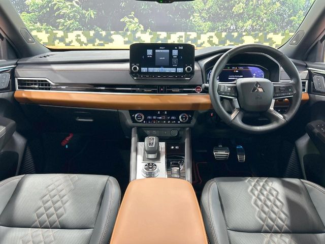 アウトランダーPHEV 2.4 P 4WD