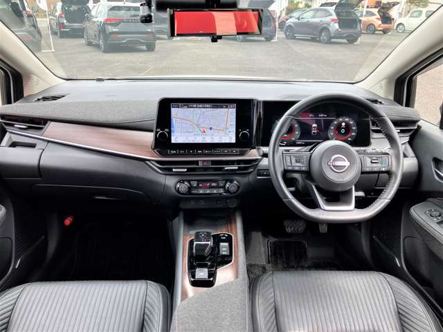 ノートオーラ1.2 G FOUR レザーエディション 4WD