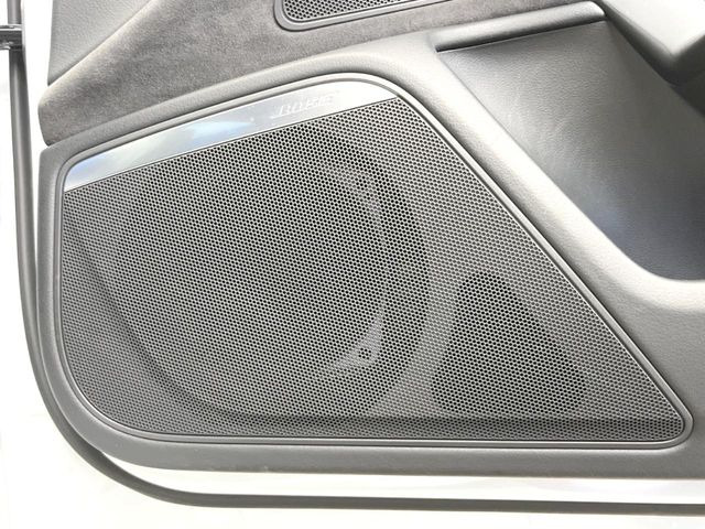 ��BOSE�T���E���h�V�X�e��:���f�����ɍœK�Ȓ������{���ꂽ�A�l�C�̃T�E���h�V�X�e���ł��B�ʏ�̃X�s�[�J�[�Ɣ�r���Ă����̍L���肪�������܂��B���񂲗��X�̏ゲ�̊����������B