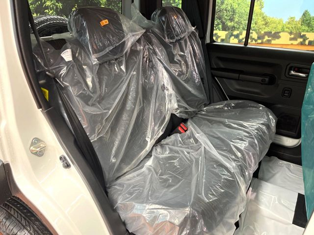 高品質なオリジナルフロアマットもオプションにてご用意しております。お好きなデザインやカラーをお車に合わせて選んでいただくことができます♪