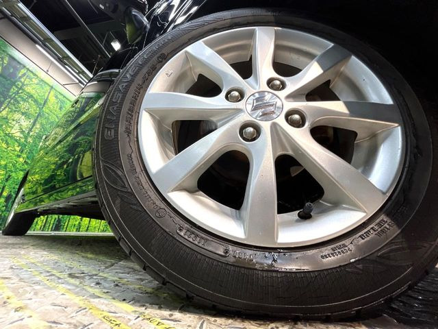 �y����14�C���`�A���~�z�C�[���z�O�ςɃ}�b�`���������A���~�z�C�[���𑕒����Ă���܂��B�e��ЊO�A���~�z�C�[����A�X�^�b�h���X�^�C�����戵�����Ă���܂��B���񂲑��k����������