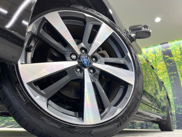 �y����18�C���`�A���~�z�C�[���z�O�ςɃ}�b�`���������A���~�z�C�[���𑕒����Ă���܂��B�e��ЊO�A���~�z�C�[����A�X�^�b�h���X�^�C�����戵�����Ă���܂��B���񂲑��k����������