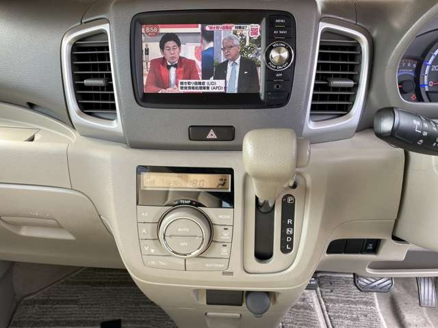 支払総額をお支払い頂ければ、それ以外の費用は掛かりませんので、ご安心下さい。陸送や希望ナンバーなどお客様の要望に基づくオプション等の費用は別途必要となります。詳細に関してはお問い合せください。