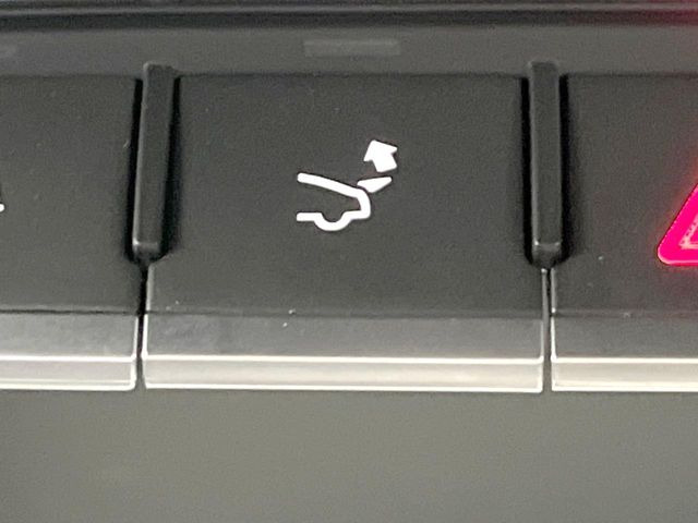 ●リアスポイラー:スピードに合わせて車両の安定性を向上させてくれます!