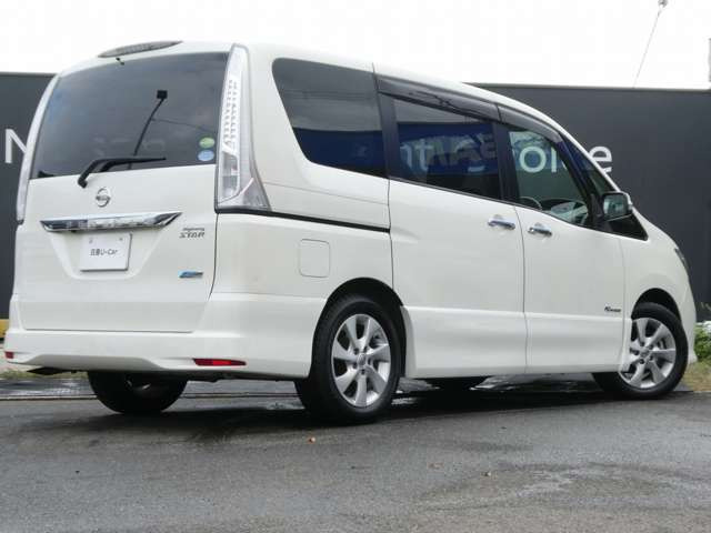 セレナ2.0 ハイウェイスター S-HYBRID