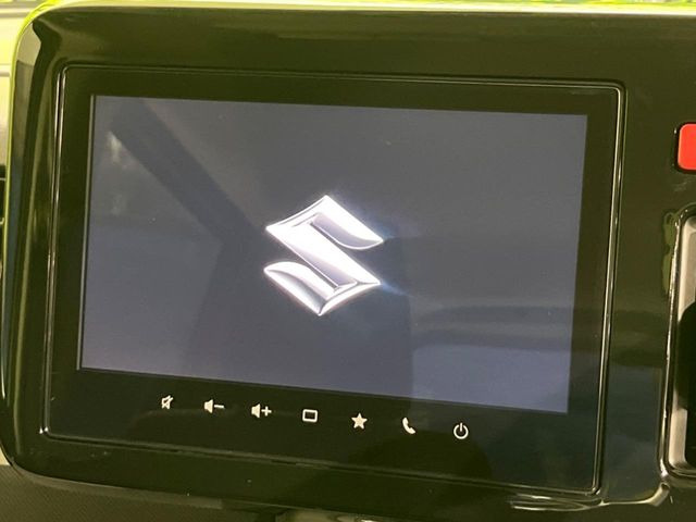 【メーカー純正9型ナビ】インテリアに溶け込むスタイリッシュな「専用設計」メーカーナビを装備♪視認性や操作性など基本性能にも優れ、より上質なカーライフをお楽しみいただけます。