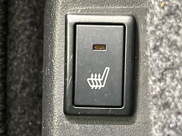 【シートヒーター】寒い日に重宝するシートヒーター!エアコンより早く温まってくれるので寒がりの人も安心ですね♪エアコンの温風は乾燥するから苦手、という方にもをおすすめです。