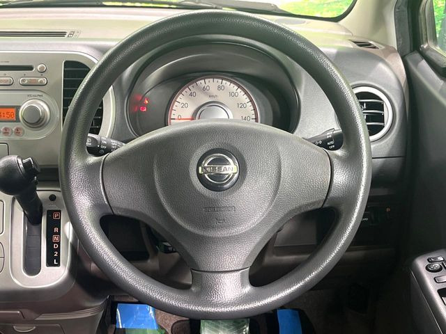 インテリアに合わせたデザインのステアリングは、運転される方のことも考え、運転しやすい形状、大きさです。是非一度、実際に触ってお確かめください。