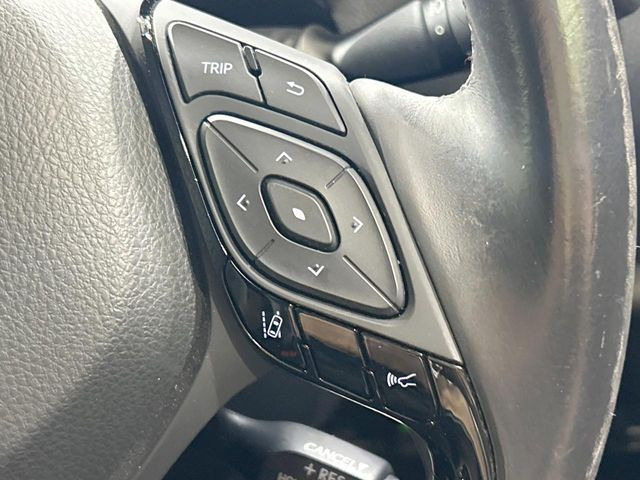 【トヨタセーフティセンス】走行中に前方の車両等を認識し、衝突しそうな時は警報とブレーキで衝突回避と被害軽減をアシスト。より安全にドライブをお楽しみいただけます。