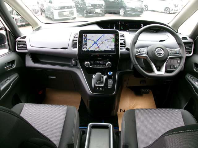 セレナ1.2 e-POWER ハイウェイスターV