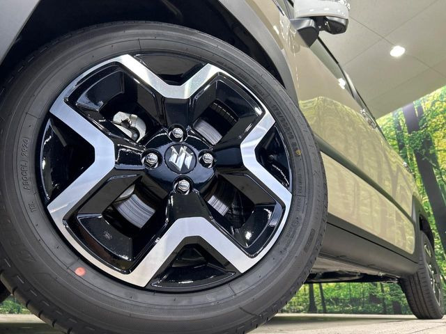 �y����16�C���`�A���~�z�C�[���z�O�ςɃ}�b�`���������A���~�z�C�[���𑕒����Ă���܂��B�e��ЊO�A���~�z�C�[����A�X�^�b�h���X�^�C�����戵�����Ă���܂��B���񂲑��k����������