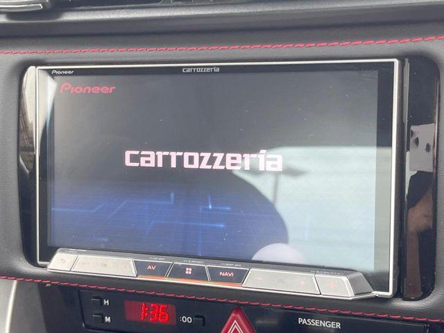 【パイオニアSDナビゲーション】使いやすいナビで目的地までしっかり案内してくれます。各種オーディオ再生機能も充実しており、お車の運転がさらに楽しくなります!!