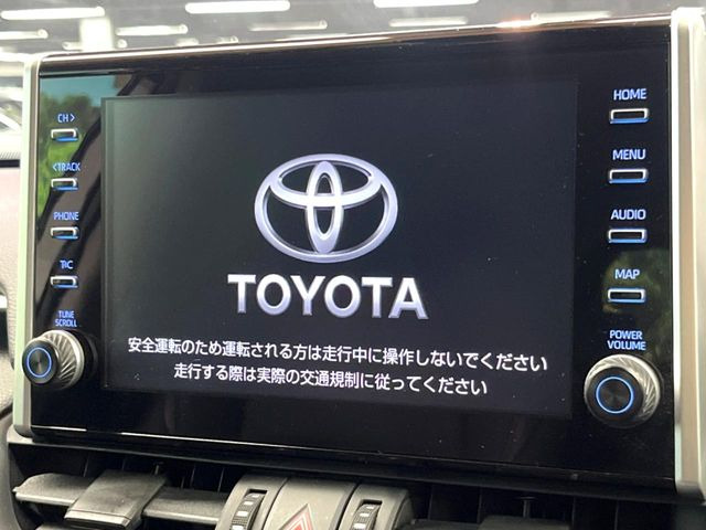 【9インチ ディスプレイオーディオ】大画面ディスプレイへお持ちのスマートフォンと連携して、ナビやbluetoothでの音楽再生が可能です♪デザインはもちろん操作性も良好!別途ナビ機能の取付可能です♪