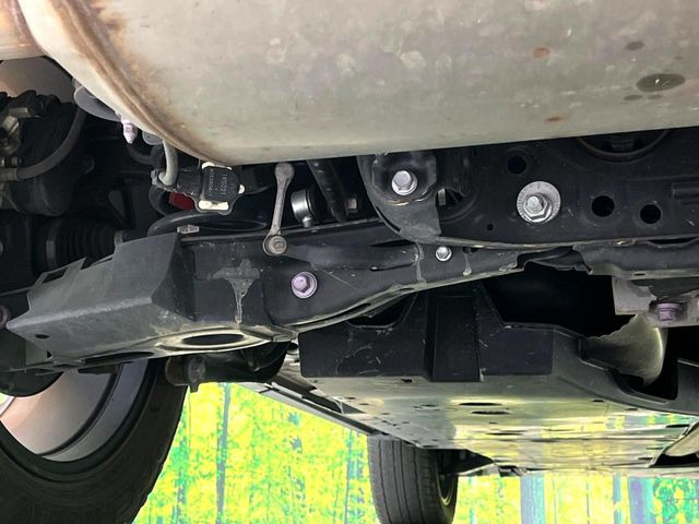 お車を安心してお乗りいただく為には、足回りの定期点検が欠かせません。サービスサポート(有償保証)では無料点検もご提供しており、安心のカーライフをお過ごしいただけるサポート体制が整っています。