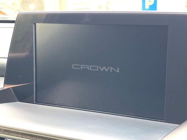 【メーカー純正ナビ】インテリアに溶け込むスタイリッシュな「専用設計」メーカーナビを装備♪視認性や操作性など基本性能にも優れ、より上質なカーライフをお楽しみいただけます。