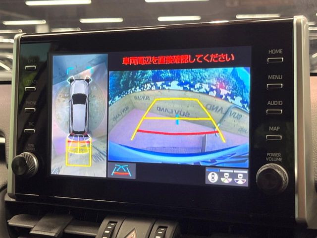 【パノラミックビューモニター】専用のカメラにより、上から見下ろしたような視点で360度クルマの周囲を確認することができます☆死角部分も確認しやすく、狭い場所での切り返しや駐車もスムーズに行えます。