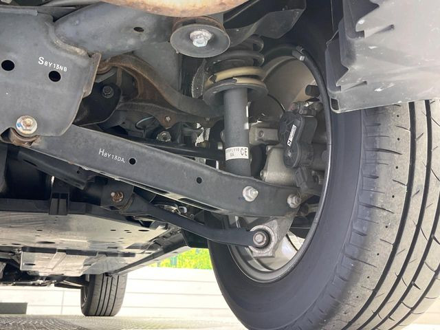 お車を安心してお乗りいただく為には、足回りの定期点検が欠かせません。サービスサポート(有償保証)では無料点検もご提供しており、安心のカーライフをお過ごしいただけるサポート体制が整っています。