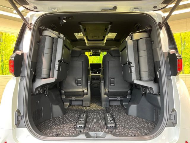 ドライバーによって運転しやすいポジションは異なり、あの車はどうなのか不安なこともありますよね。気になるお車は店頭で乗り込んでご確認いただけます♪