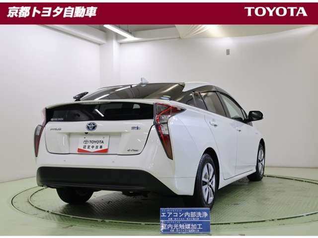 プリウス1.8 A E-Four 4WD