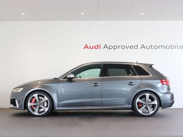 RS3スポーツバック2.5 4WD