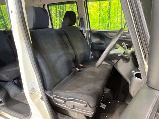 運転席シート廻りは使用感も少なく、良好な状態となっています。丁寧に使われていたことがよくわかりますね。