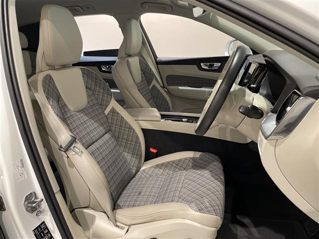 XC60D4 AWD モメンタム ディーゼル 4WD