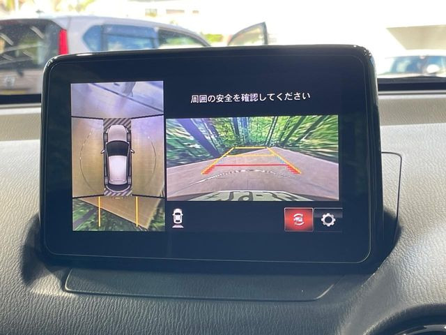 【360&deg;ビューモニター】専用のカメラにより、上から見下ろしたような視点で360度クルマの周囲を確認することができます☆死角部分も確認しやすく、狭い場所での切り返しや駐車もスムーズに行えます。