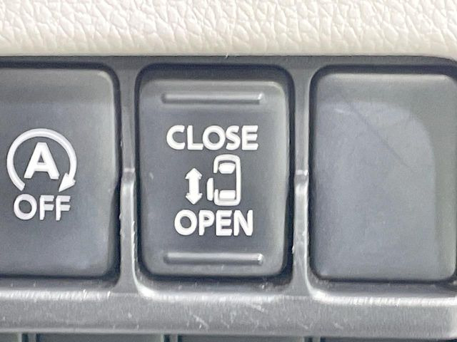 【パワースライドドア】スマートキーや運転席のスイッチでスライドドアの開閉が可能♪電動だから力を入れてドアを開ける必要が無く、小さいお子様でも、重い荷物を持っている時もラクに開け閉めできます♪