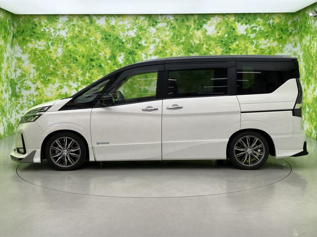 セレナ1.2 e-POWER ハイウェイスターV