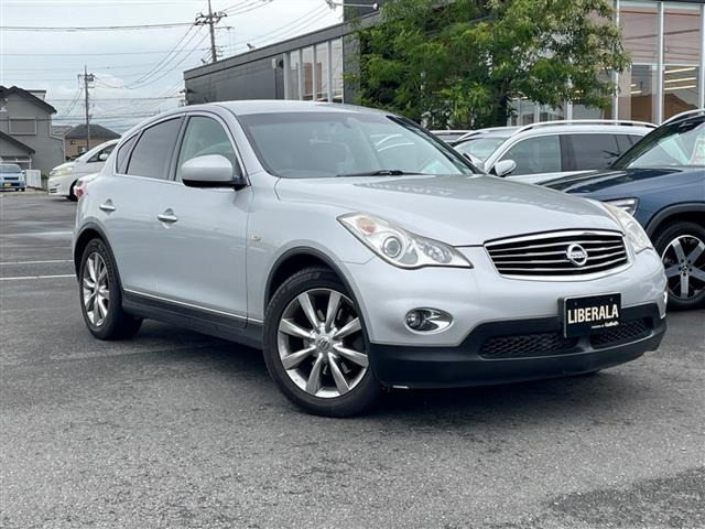 スカイラインクロスオーバー3.7 370GT FOUR 4WD