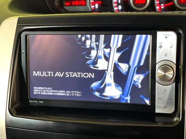 【純正ナビ】人気の純正ナビを装備。オーディオ機能も充実しており、Bluetooth接続すればお持ちのスマホやMP3プレイヤーの音楽を再生可能!毎日の運転がさらに楽しくなります!!