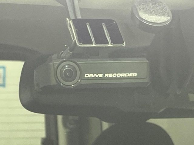 【ドライブレコーダー】ドライブレコーダー装備!走行中はもちろん、あおり運転や事故に遭遇した際、映像で記録し、万一のリスクに備えます。※記録用SDカードはお客様ご自身でご準備いただく必要があります。