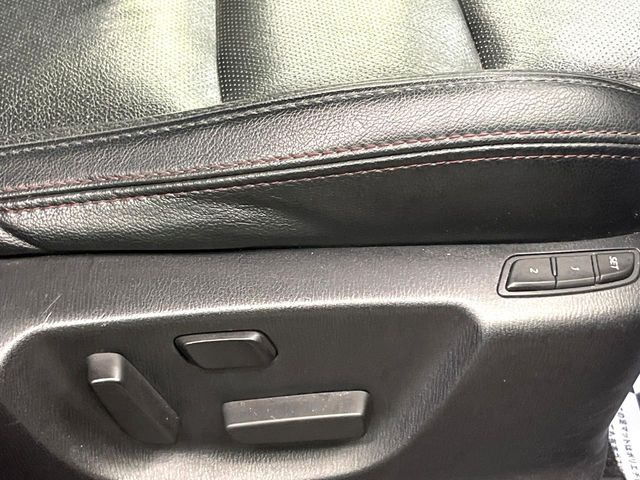 【メモリー機能付きパワーシート】ドライバーごとに設定したシート位置を記憶して、ボタン一つで切り替えできる便利な機能!運転する方が複数名いらっしゃるご家庭におすすめです♪