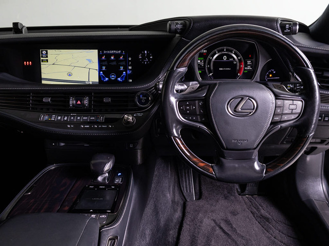 LS500h エグゼクティブ 4WD