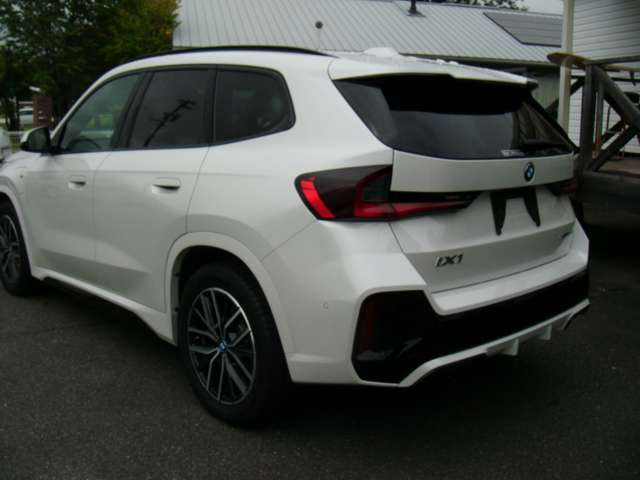 iX1xドライブ30 Mスポーツ 4WD