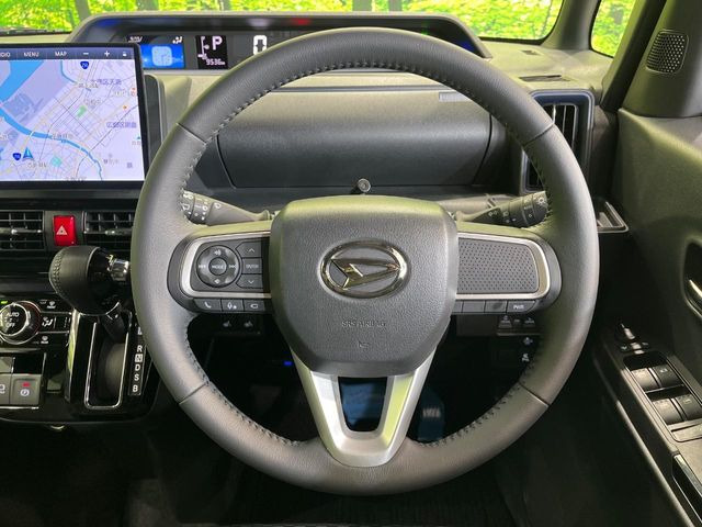 【純正革巻きステアリング】上質な革を使用することで、手にしっかり馴染みとても運転しやすいハンドルです♪
