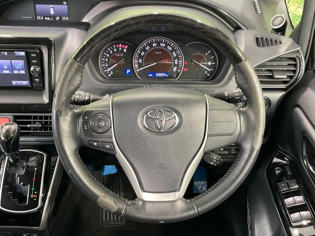 【ステアリングスイッチ】運転中、前方から目線をそらすことなく、オーディオ等の操作が可能な便利機能!安心&快適なドライブを演出してくれます♪