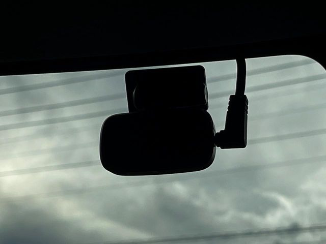 【ドライブレコーダー】ドライブレコーダー装備!走行中はもちろん、あおり運転や事故に遭遇した際、映像で記録し、万一のリスクに備えます。※記録用SDカードはお客様ご自身でご準備いただく必要があります。