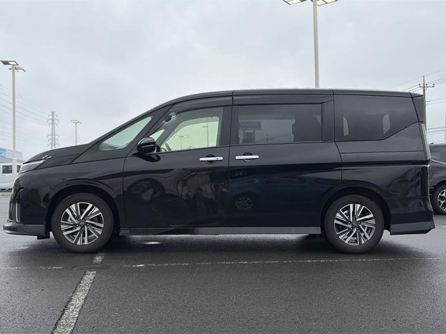 セレナ1.4 e-POWER ハイウェイスターV