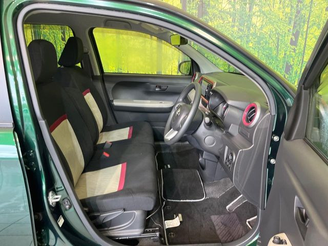 運転席シート廻りは使用感も少なく、良好な状態となっています。丁寧に使われていたことがよくわかりますね。